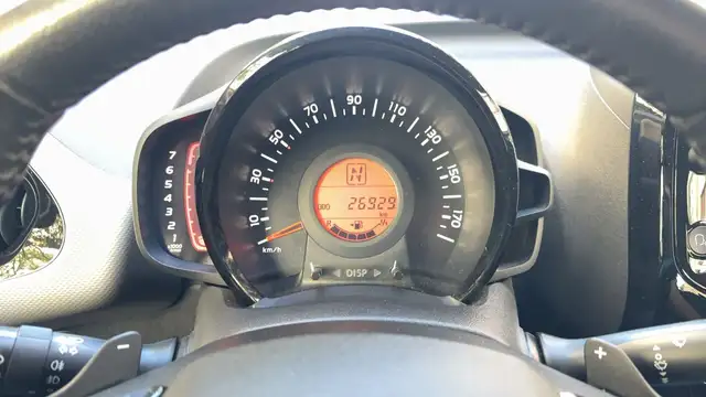 Peugeot 108 view 12