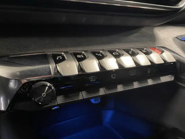 Peugeot 3008 view 11
