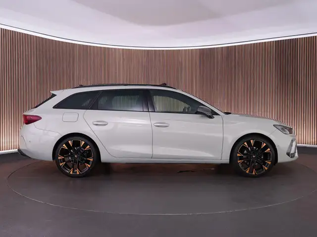 CUPRA Leon view 6