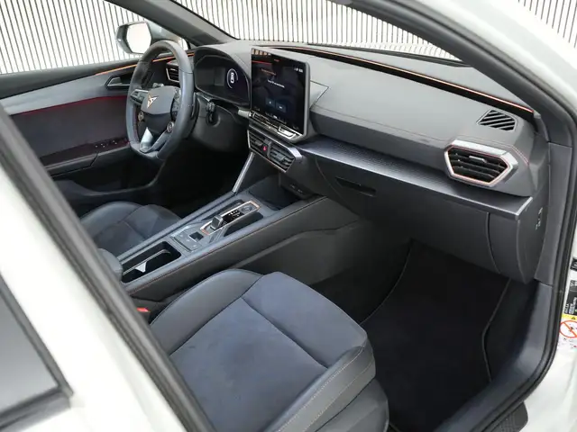 CUPRA Leon view 3