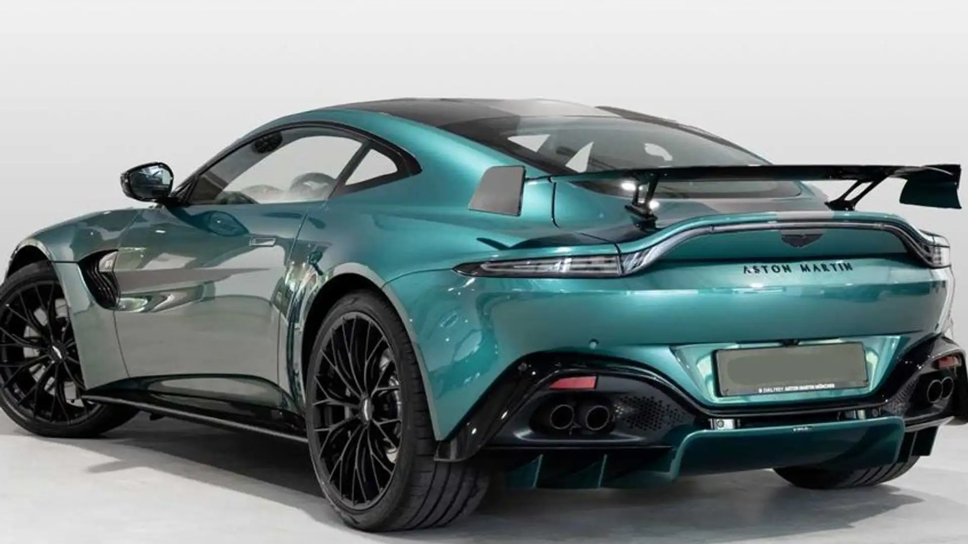 Aston Martin Vantage F1 Edition Green - 1