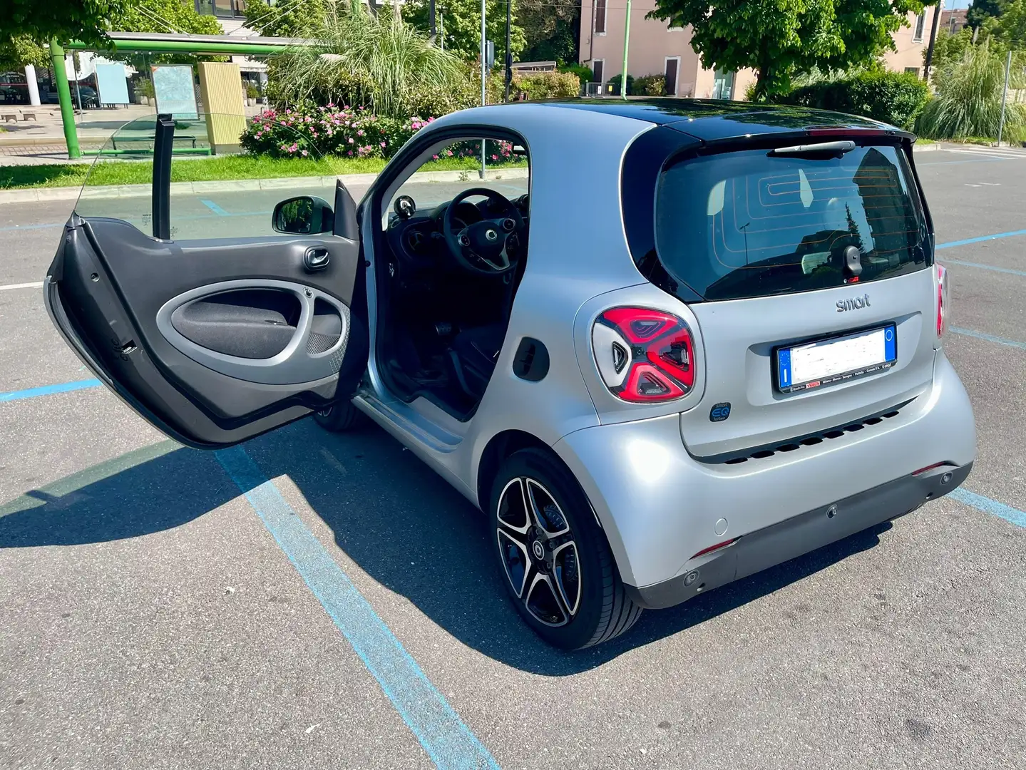 smart forTwo Fortwo III 2020 eq mattrunner 22kW Grigio - 1