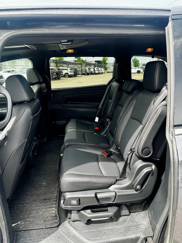 Honda Odyssey снимка Honda Odyssey