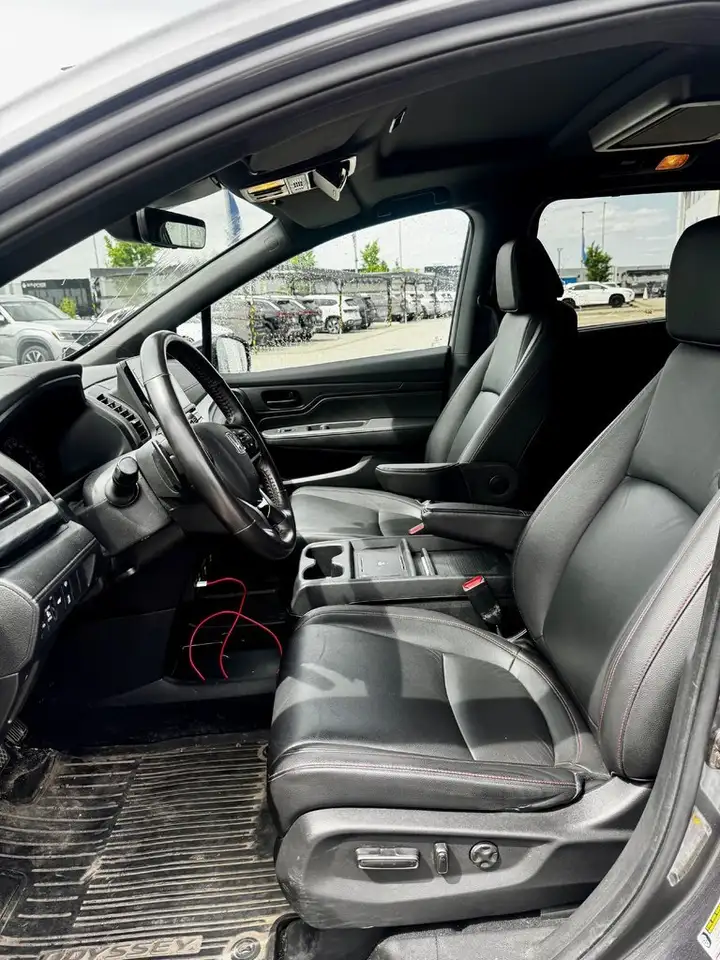 Honda Odyssey снимка Honda Odyssey
