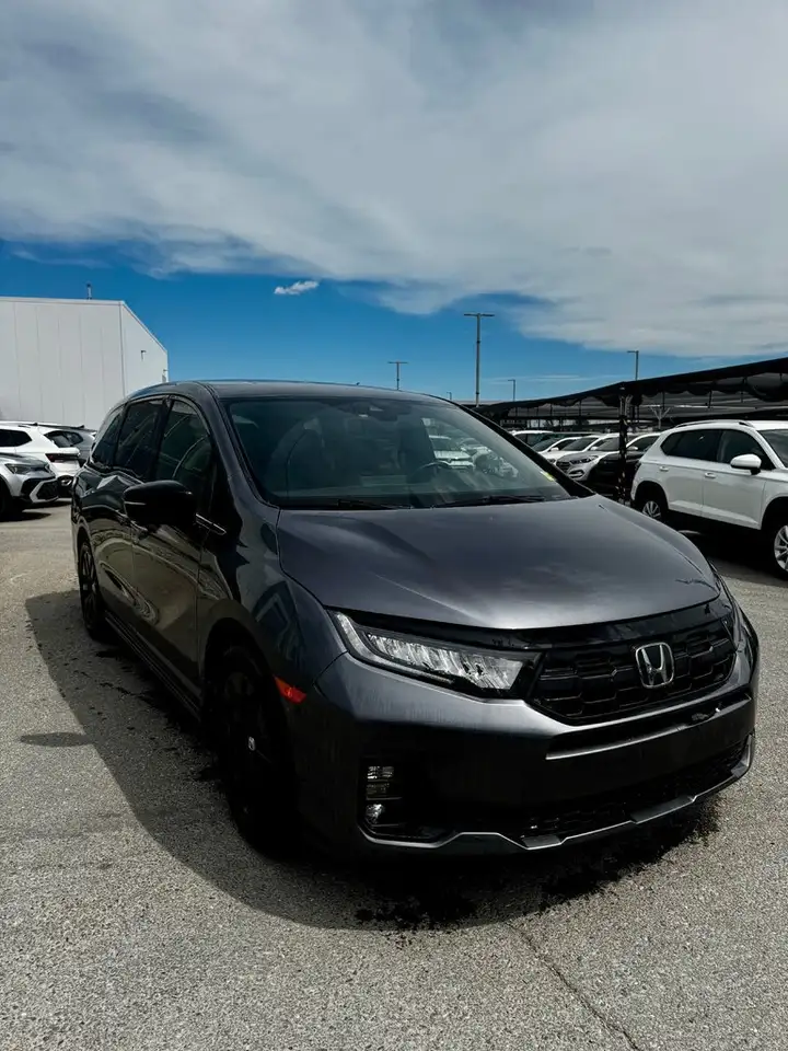 Honda Odyssey снимка Honda Odyssey