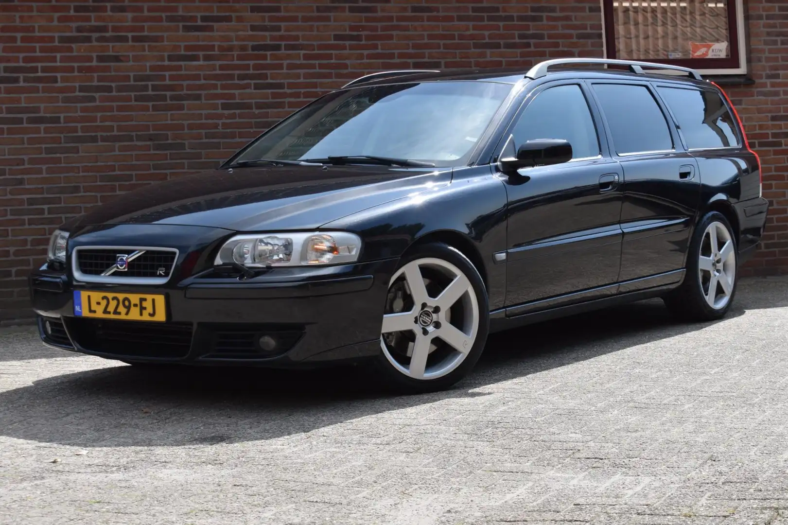Volvo V70 2.5 R '05 Leder Clima Cruise Inruil mogelijk Schwarz - 1