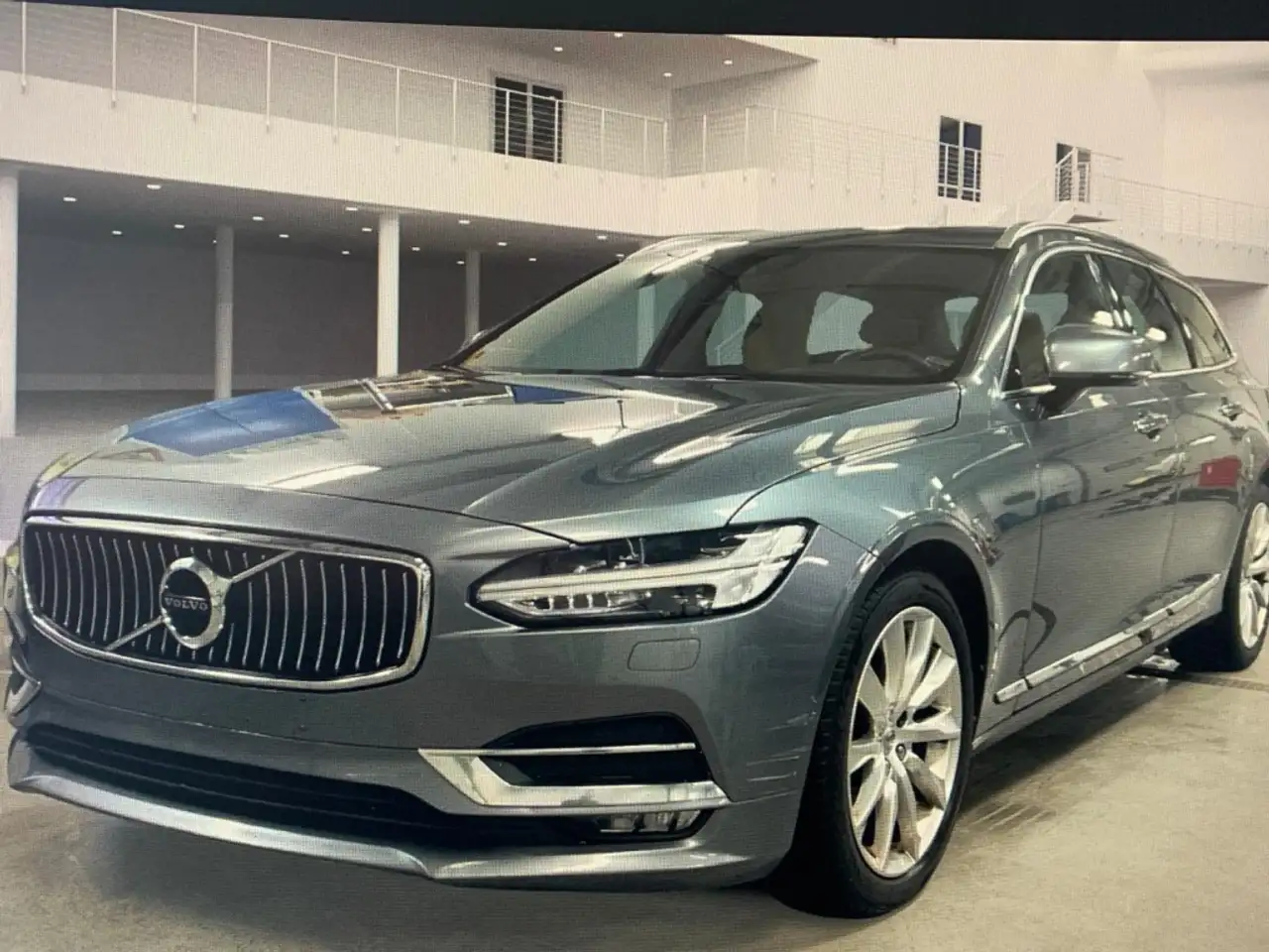 Volvo V90