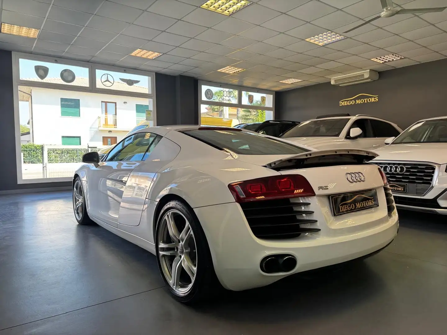 Audi R8 Coupe 4.2 V8 quattro r-tronic - 2
