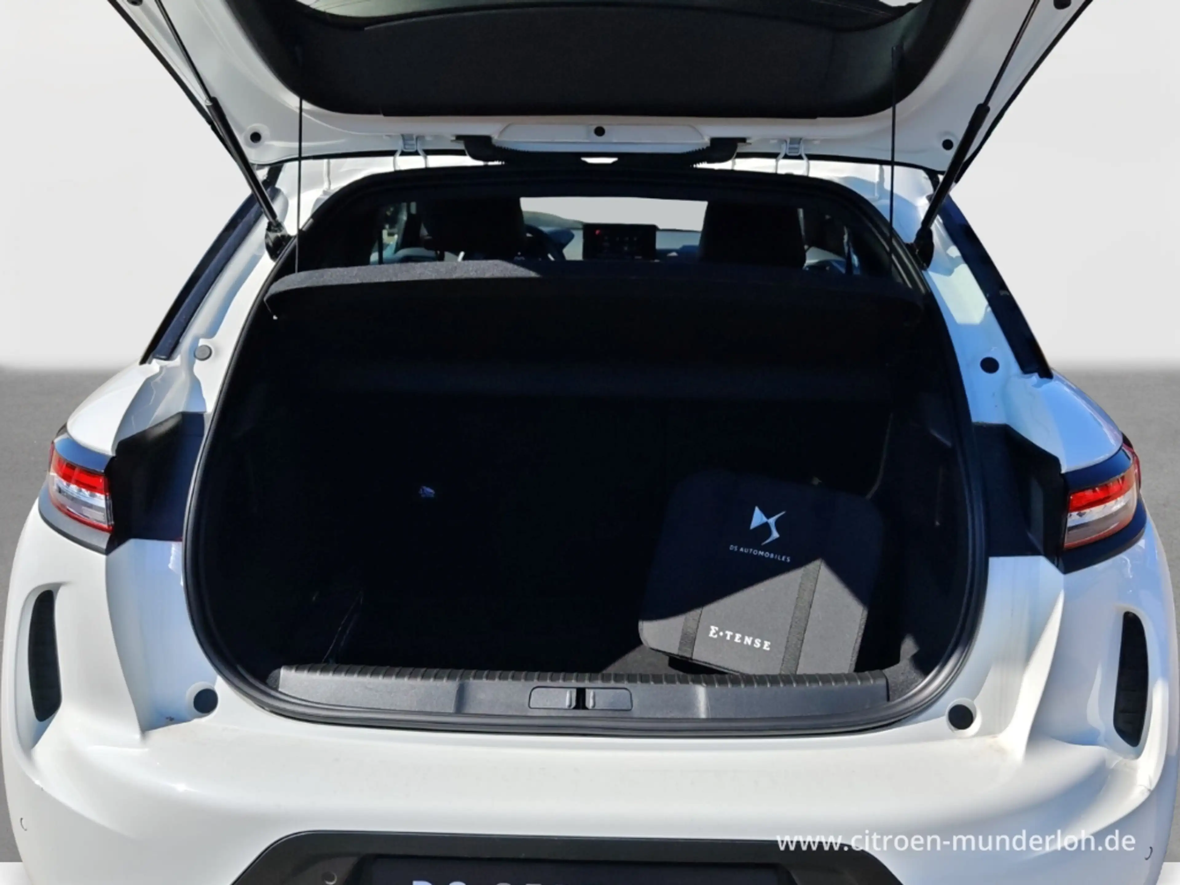 DS Automobiles DS 3 E-TENSE PERFORMANCE LINE  KLIMA SAFTY-PACK LM-FELG — photo 6
