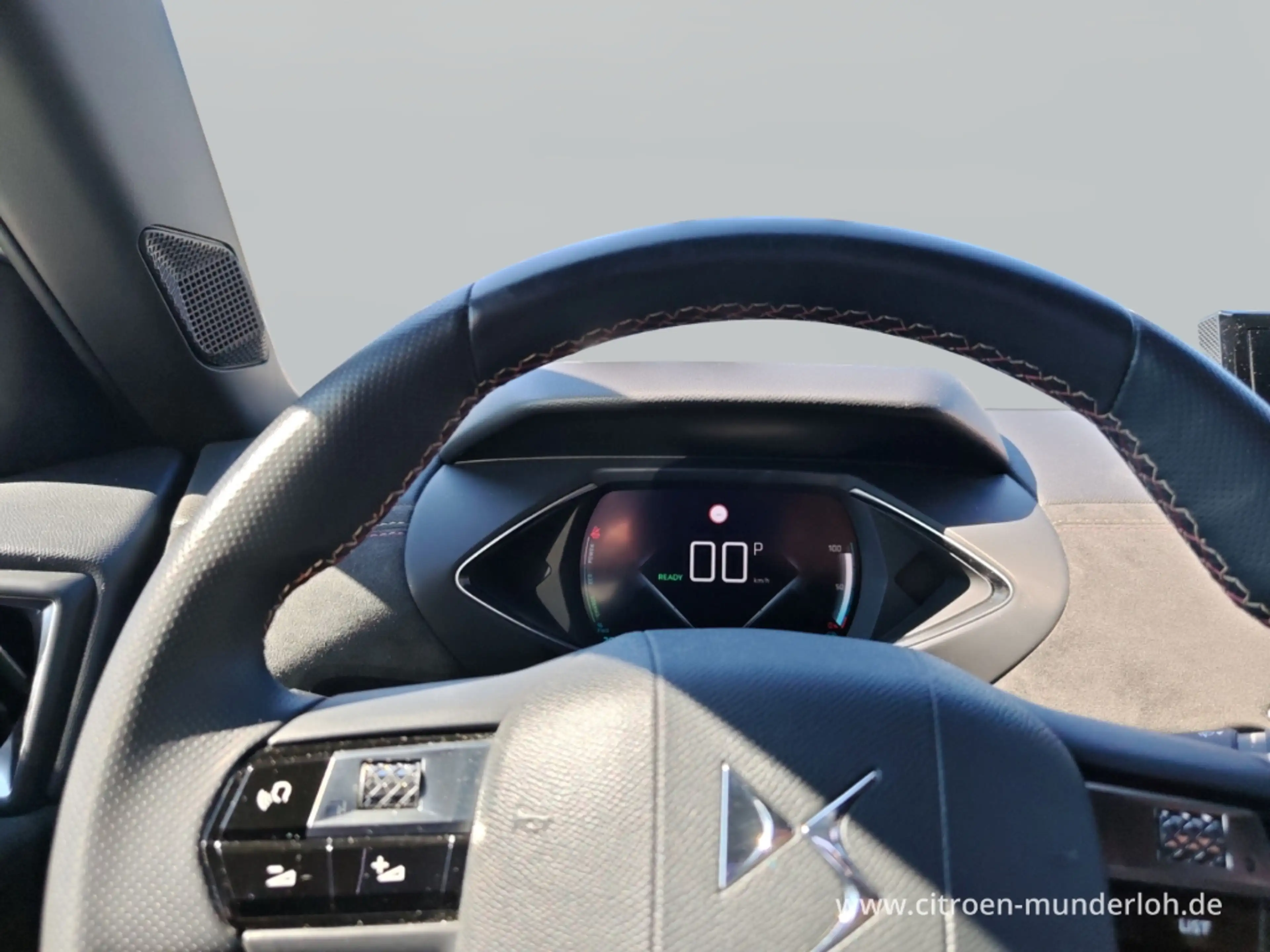 DS Automobiles DS 3 E-TENSE PERFORMANCE LINE  KLIMA SAFTY-PACK LM-FELG — photo 15