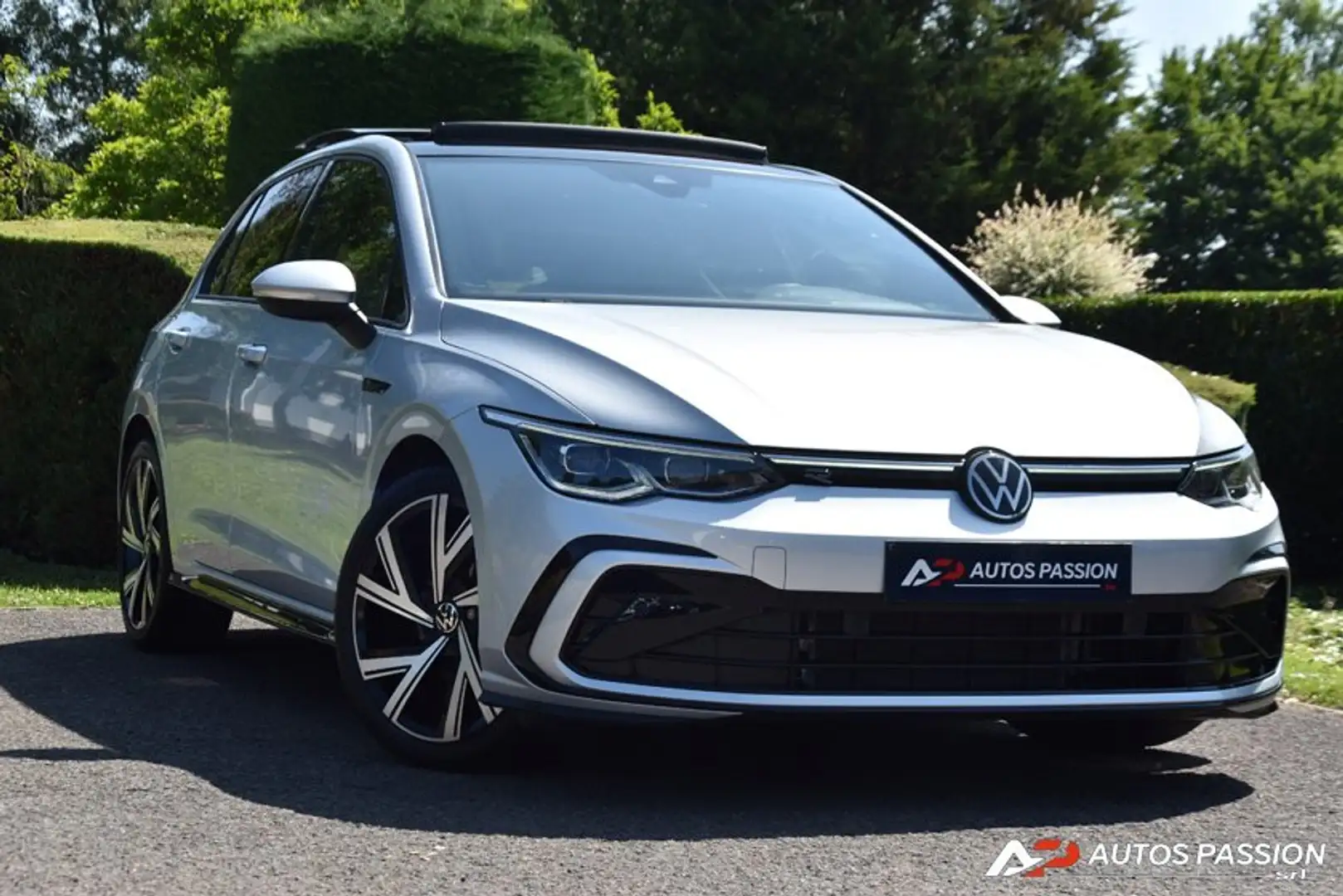 Volkswagen Golf 1.5 TSI R-Line Toit ouvrant | Carplay | Light Pack Grijs - 1