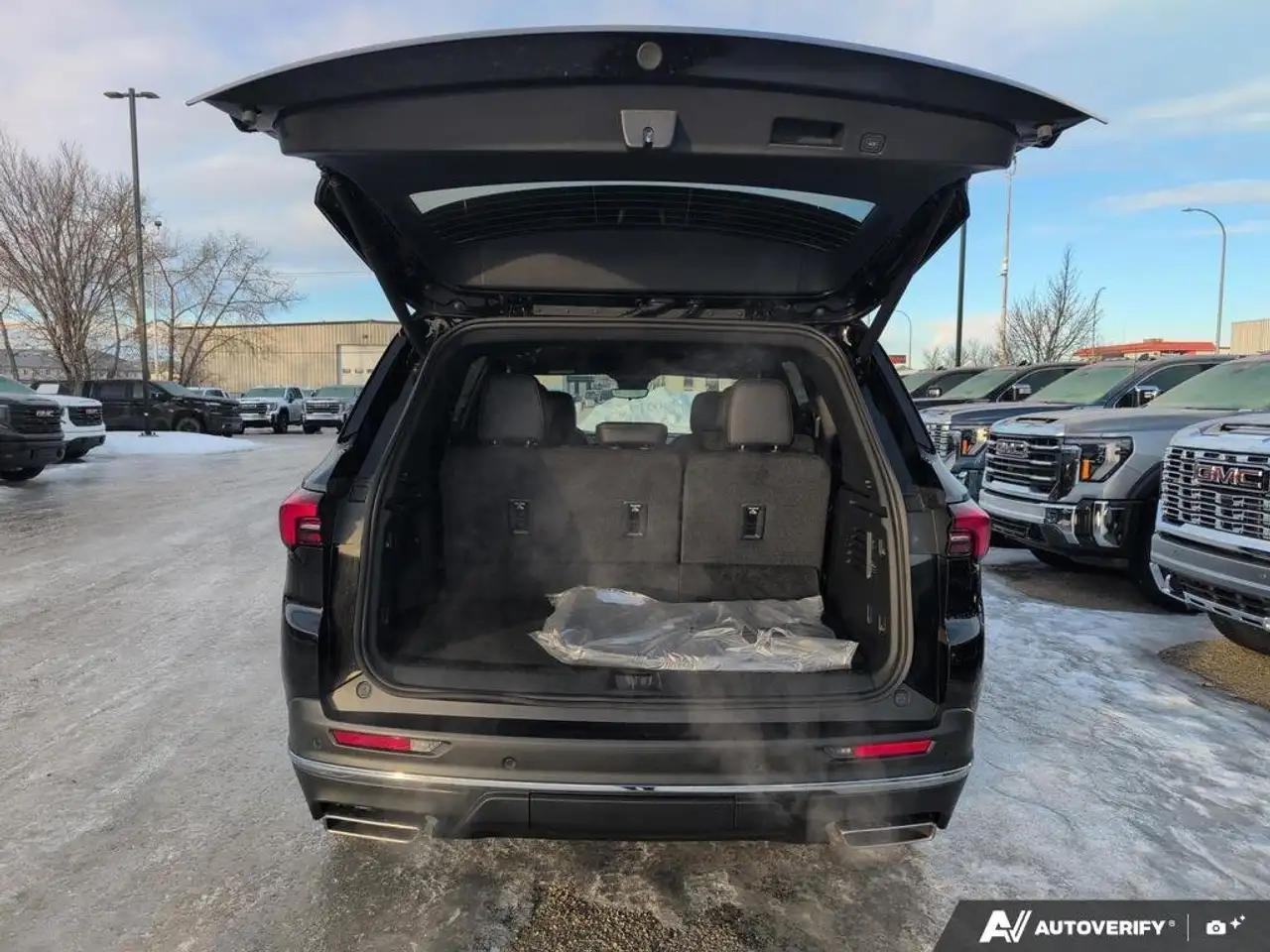 Buick Enclave снимка Buick Enclave