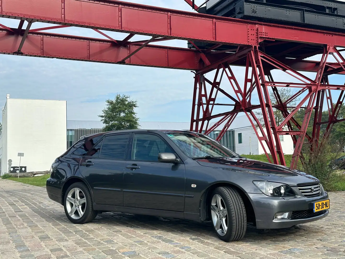 Lexus IS 300 Sportcross Executive Silber - 1