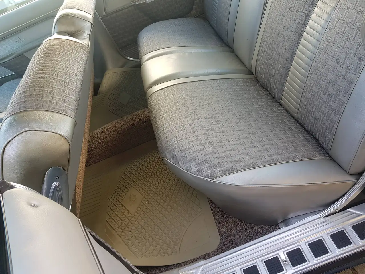 Chrysler Imperial Crown 4-dr HT, foto 12