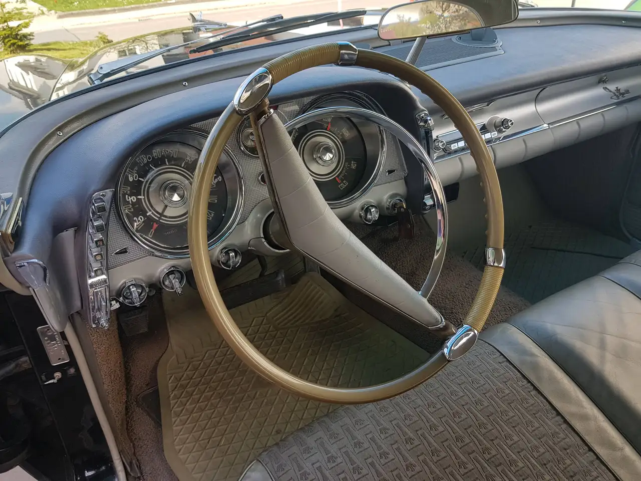 Chrysler Imperial Crown 4-dr HT, foto 11