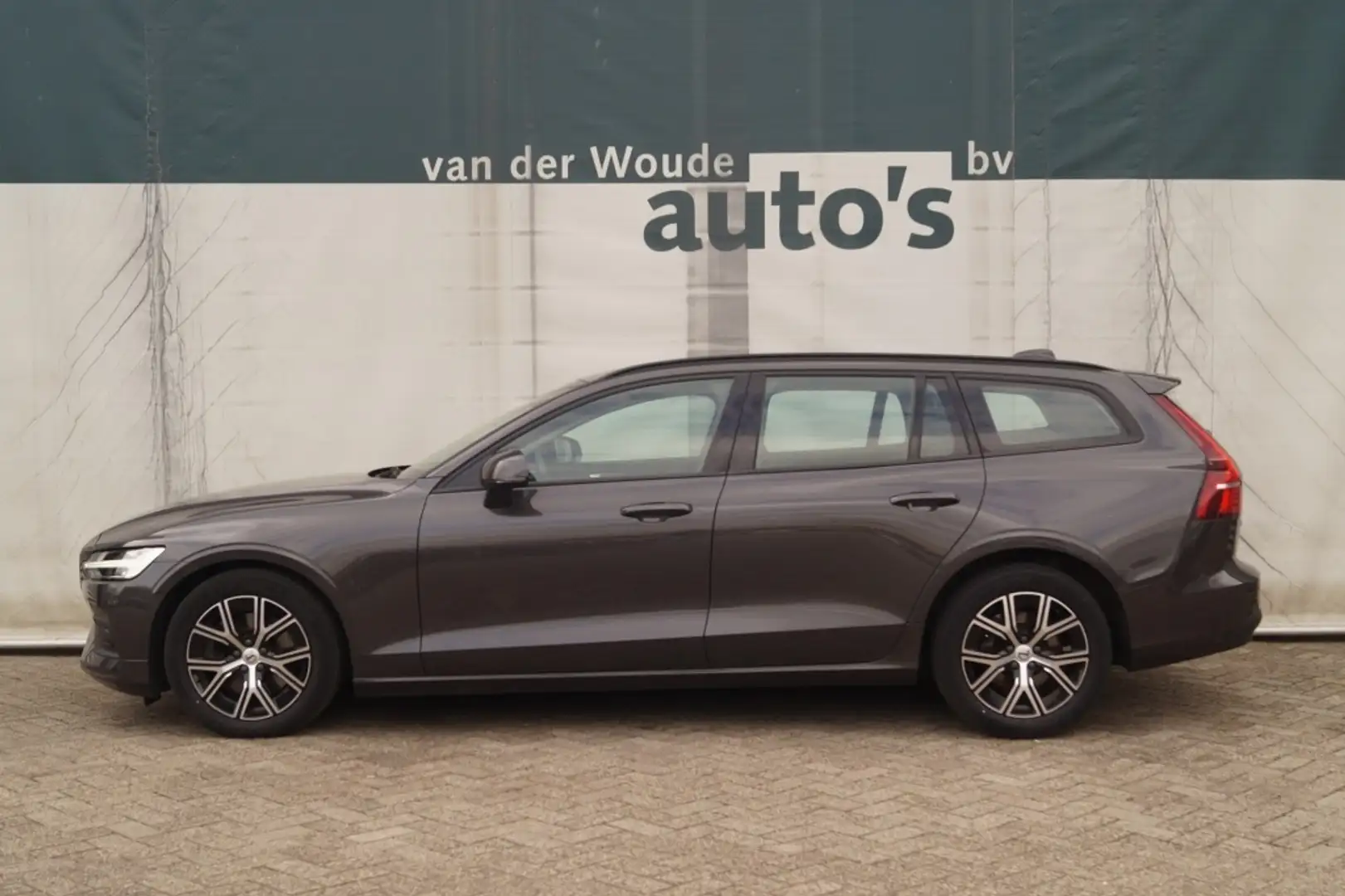 Volvo V60 2.0 B3 163pk Automaat Essential -LEER-LED-ECC- Gris - 1