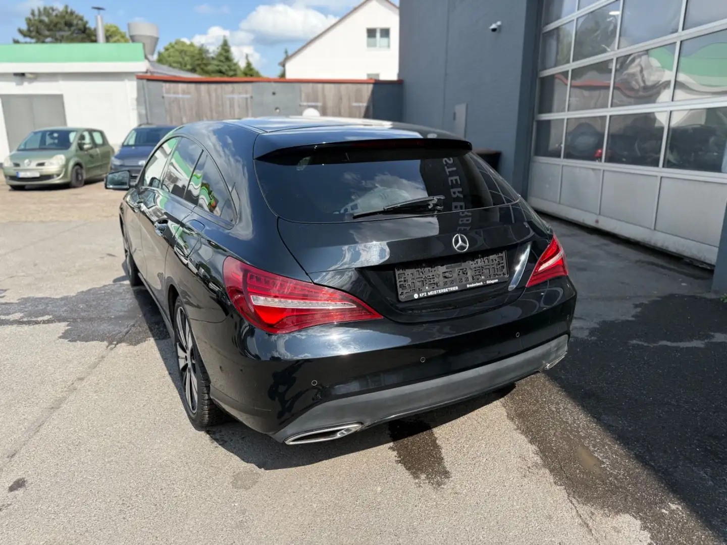 Mercedes-Benz CLA 200 CLA -Klasse Shooting Brake HU/AU Neu Zwart - 2