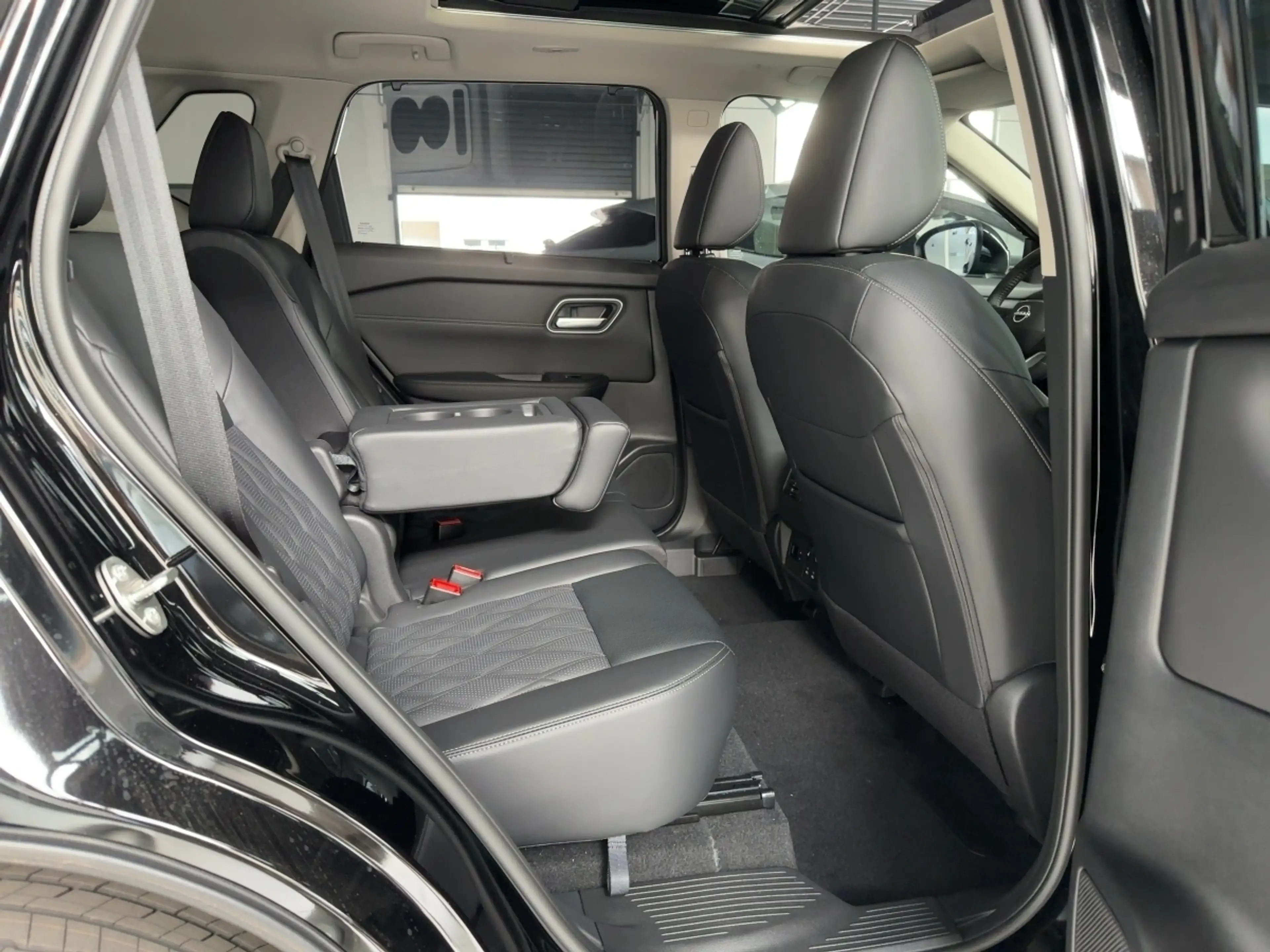 Nissan X-Trail 1.5 VC-T TEKNA e-4ORCE 213PS 7-SITZER — photo 11