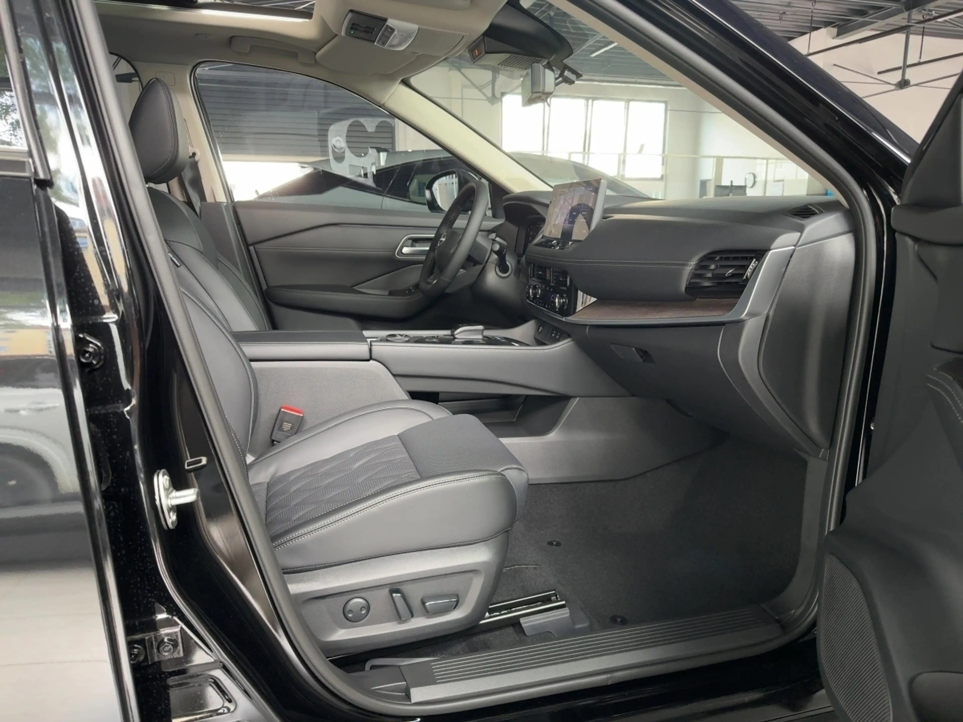 Nissan X-Trail 1.5 VC-T TEKNA e-4ORCE 213PS 7-SITZER — photo 10
