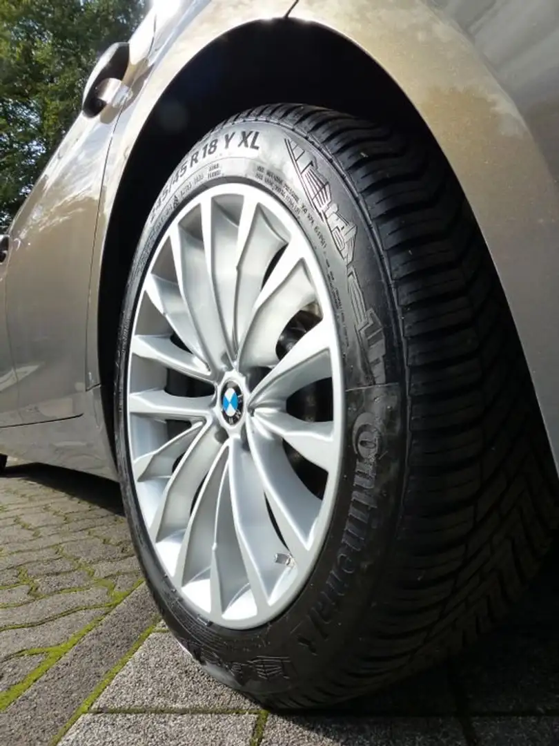 BMW 540 540d xDrive Touring Aut. Luxury Line Beige - 2