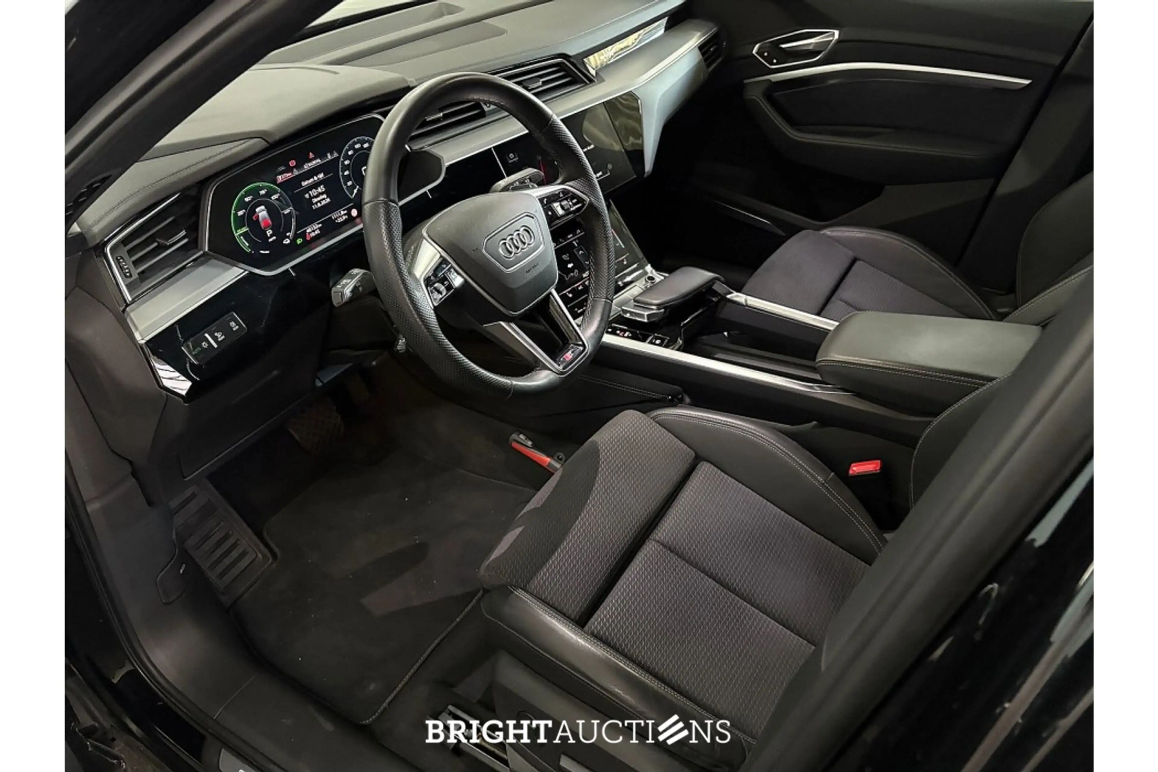 Audi e-tron 55 Quattro S edition 95 kWh — photo 8
