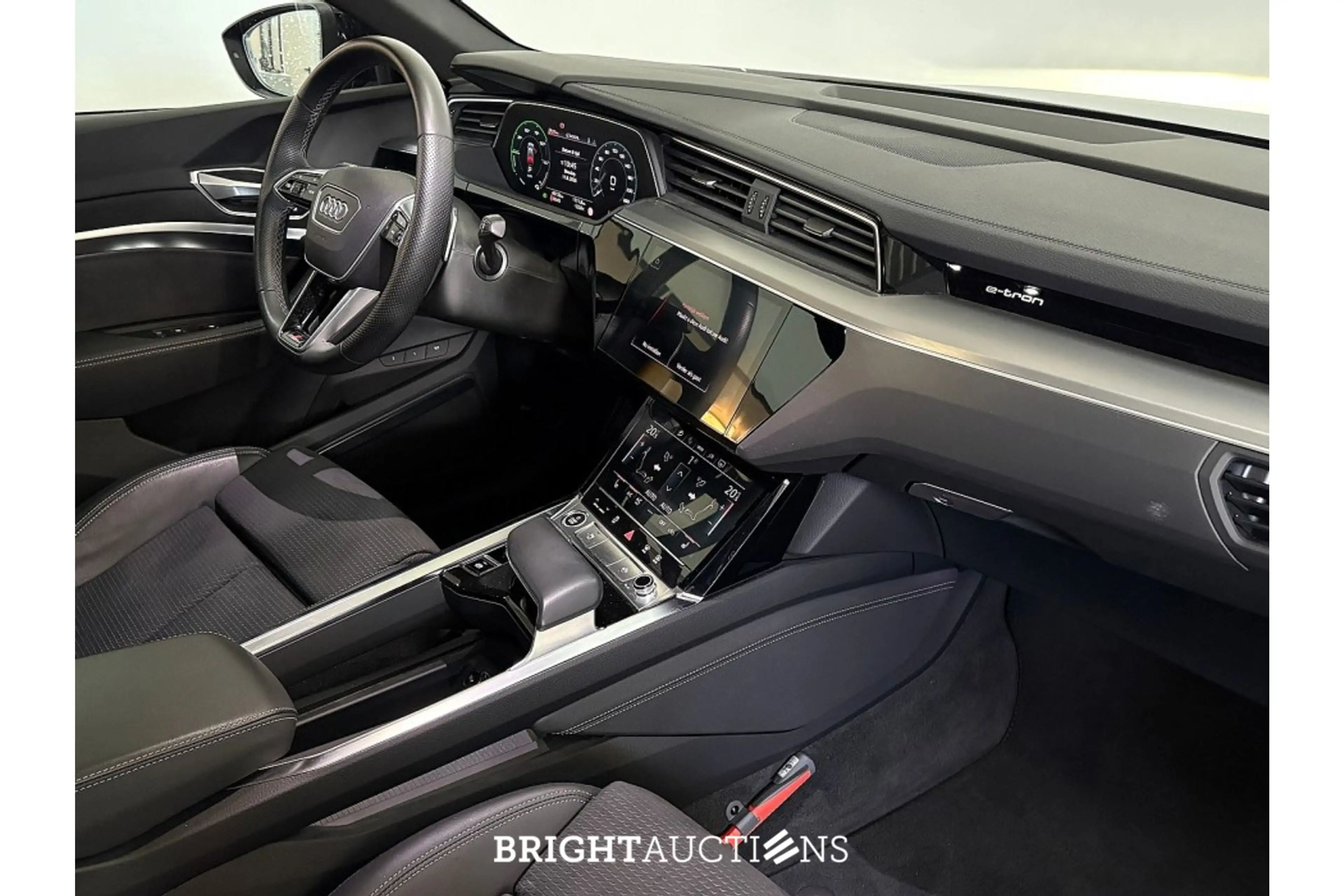 Audi e-tron 55 Quattro S edition 95 kWh — photo 14