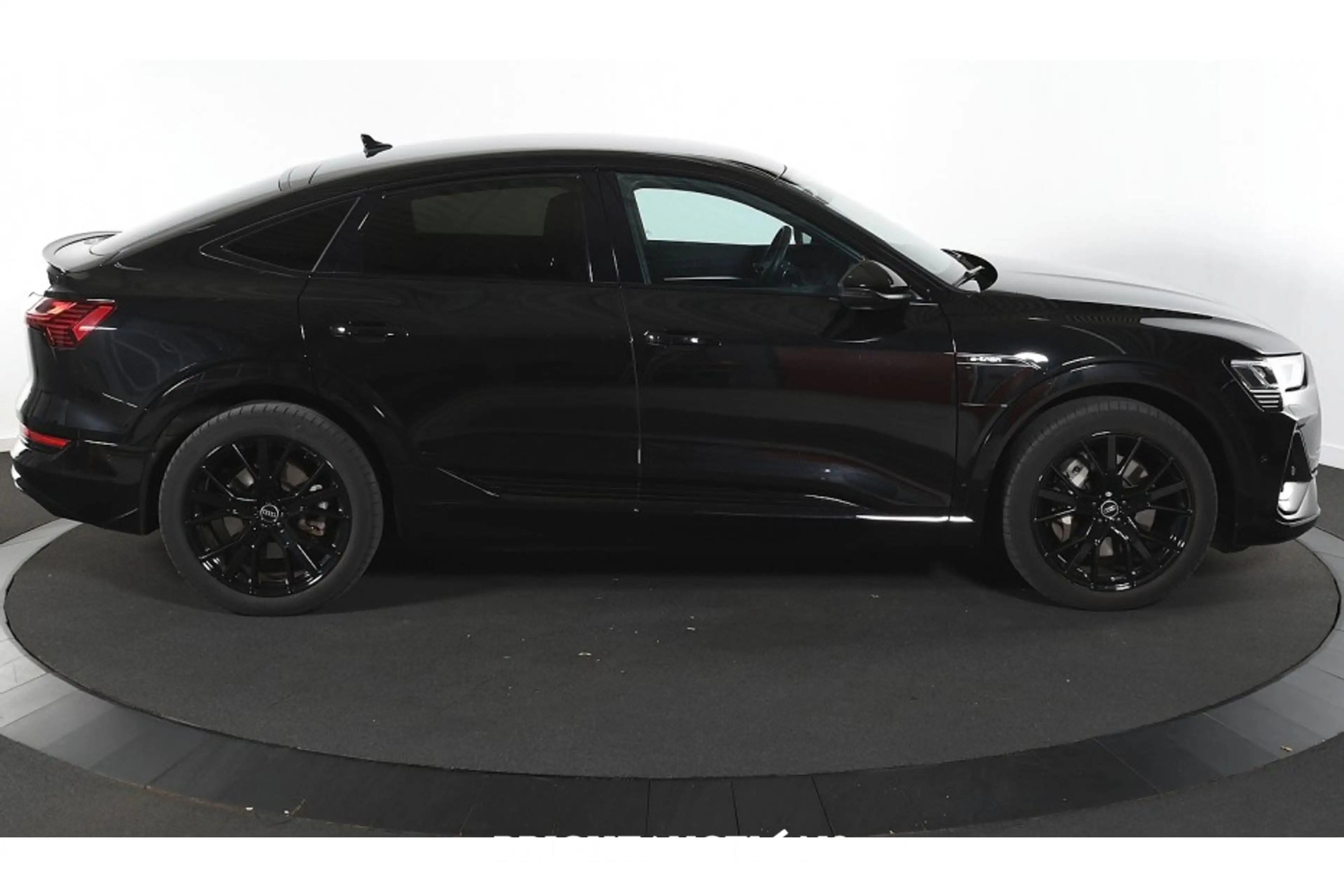 Audi e-tron 55 Quattro S edition 95 kWh — photo 6