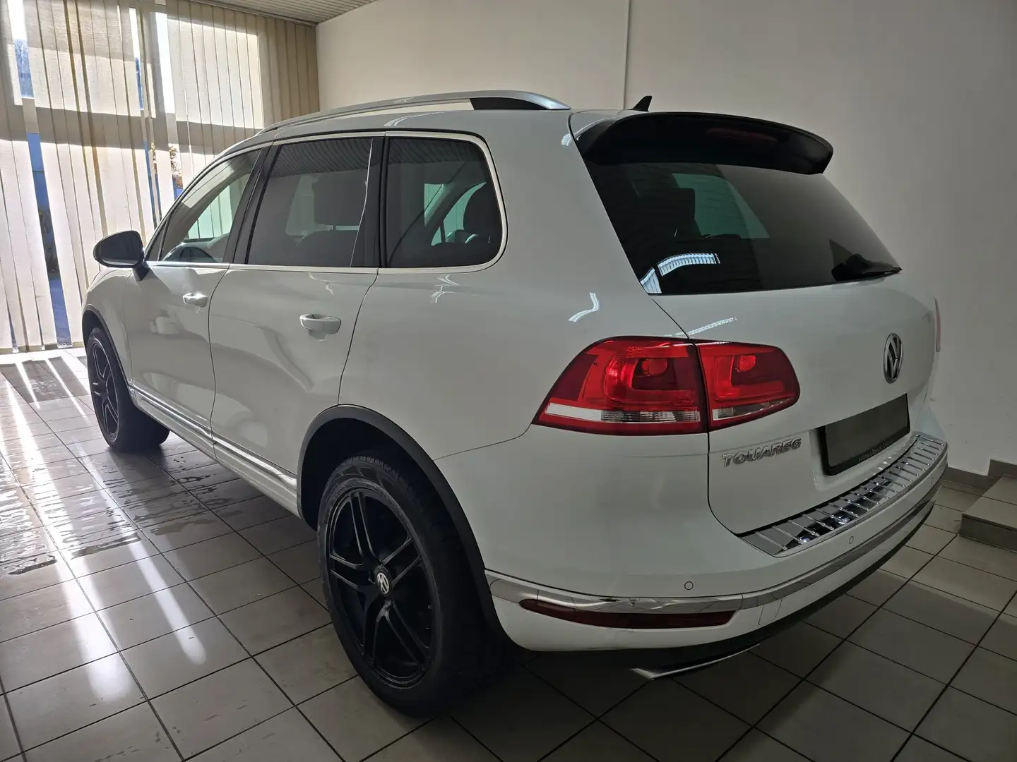 Volkswagen Touareg 3.0 TDI Terrain Tech 4M Luft Leder RNS 850 AHK Blanc - 2