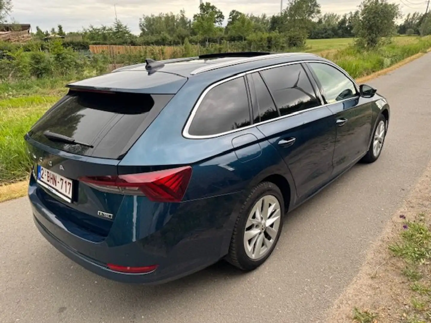 Skoda Octavia Octavia Combi 1.5 TSI e-TEC DSG Style FULL OPTION Bleu - 2