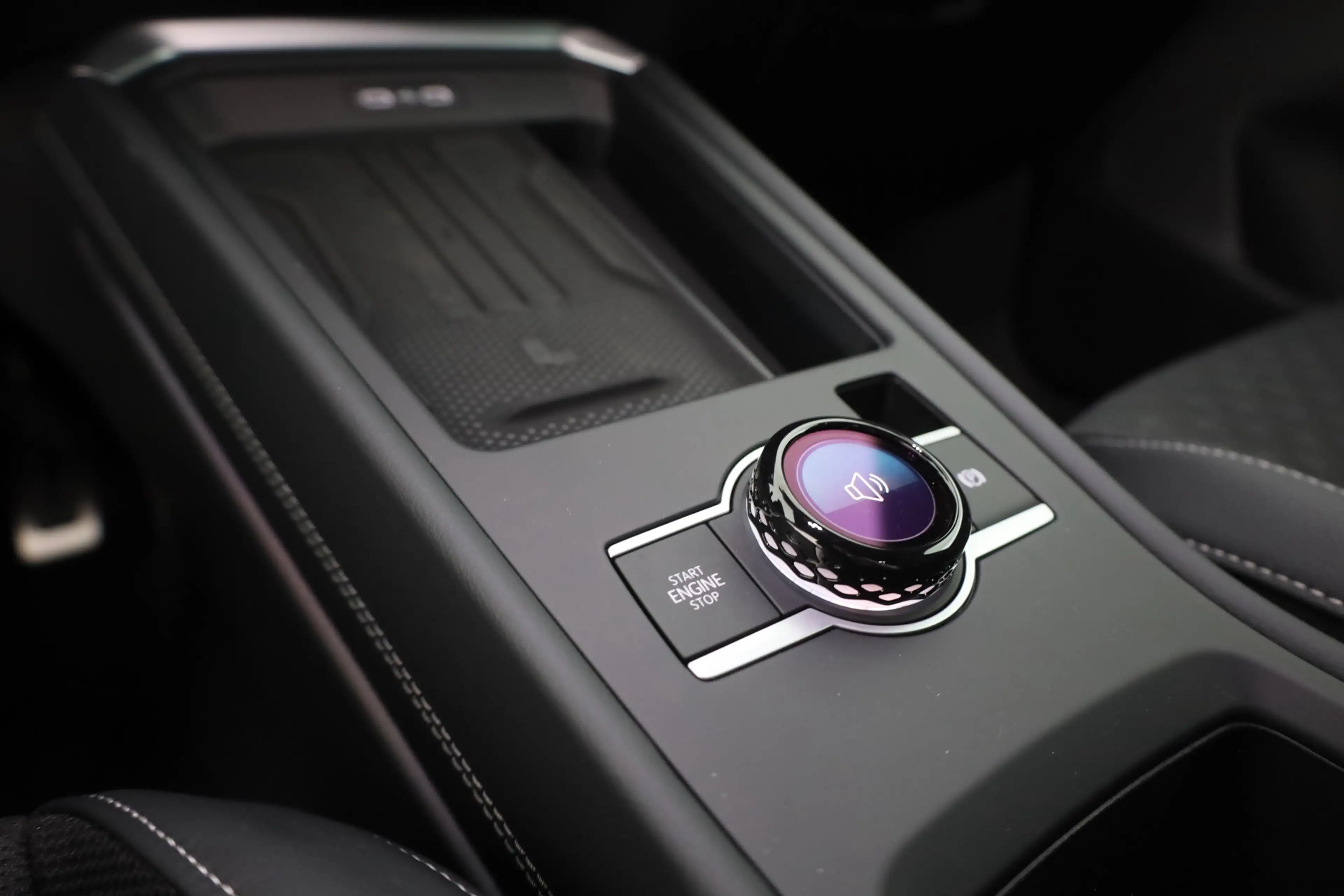 Volkswagen T-Roc R-Line 1.5 eTSI DSG n.Modell LED ACC AHK — photo 12