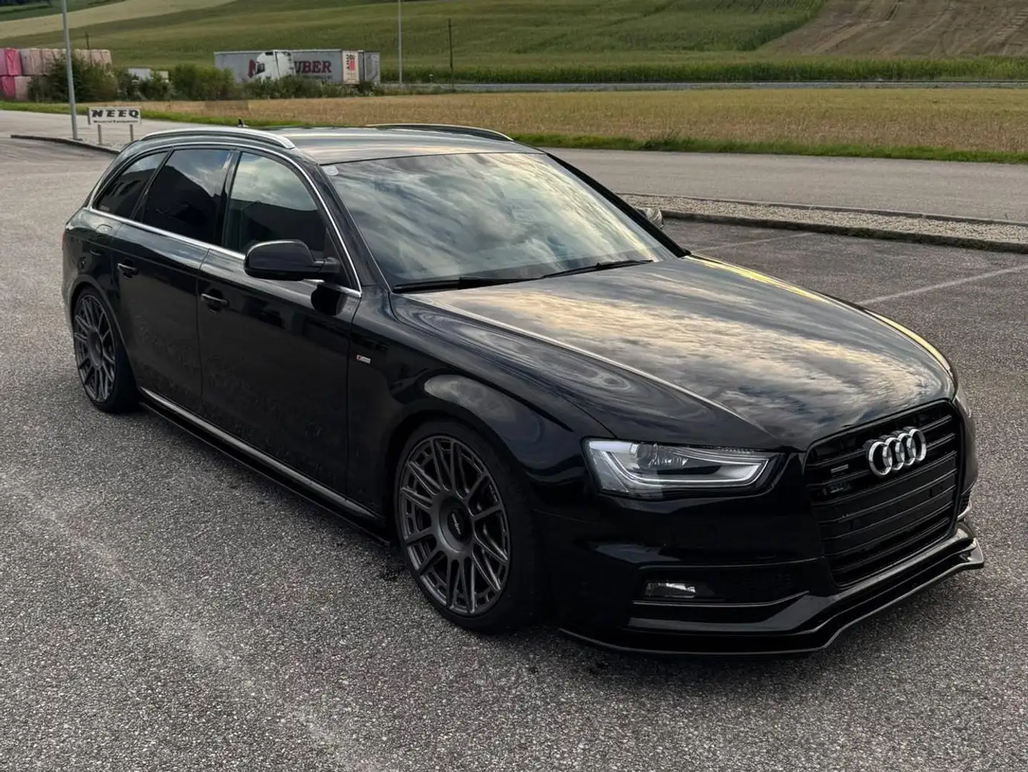 Audi A4 A4 Avant 2,0 TDI quattro S line Schwarz - 1