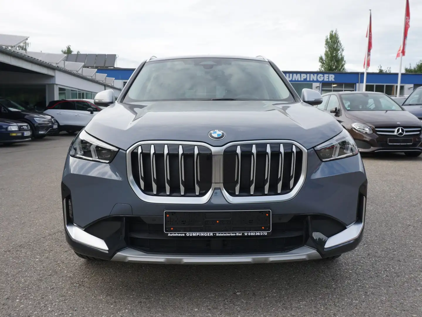 BMW X1 X1 xDrive23d Aut. xLine Grau - 2