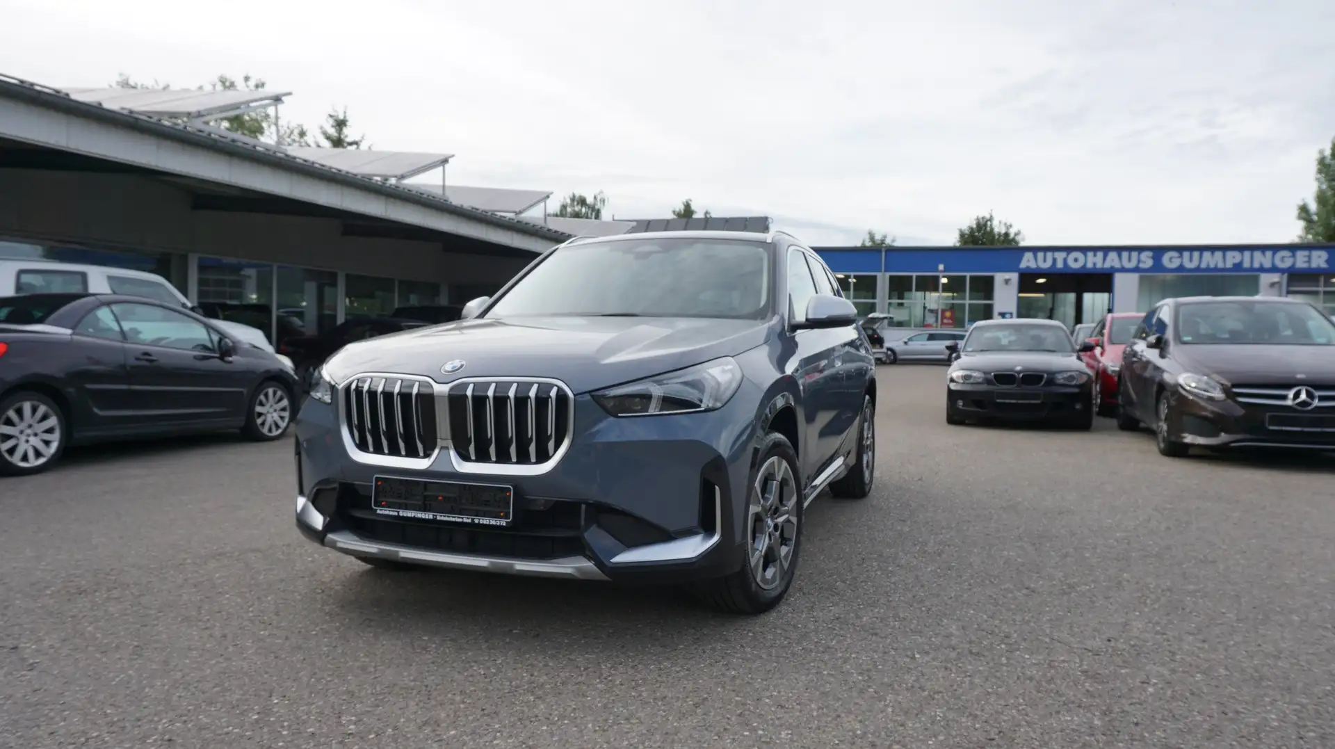 BMW X1 X1 xDrive23d Aut. xLine Grau - 1