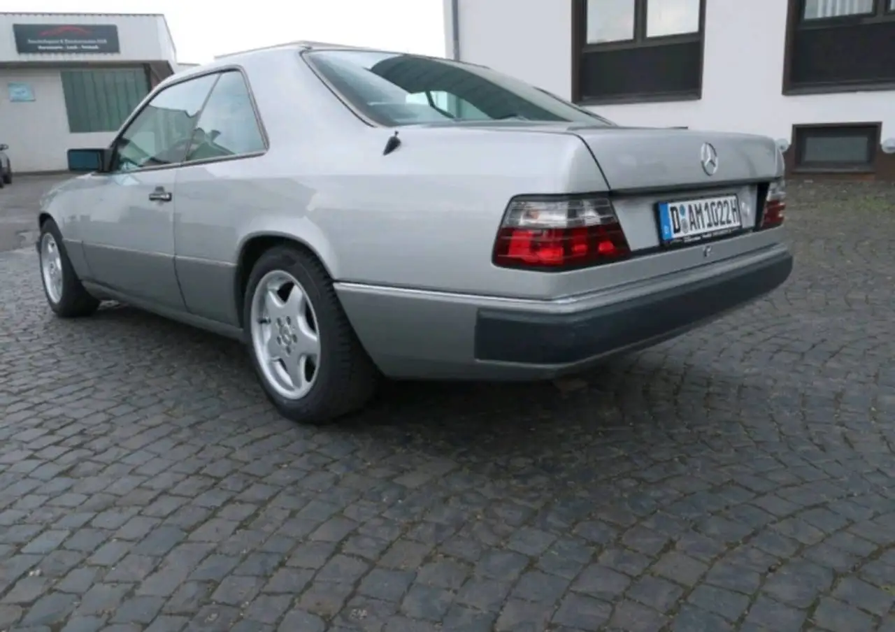 Mercedes-Benz Baureihe 124 230 CE, foto 4