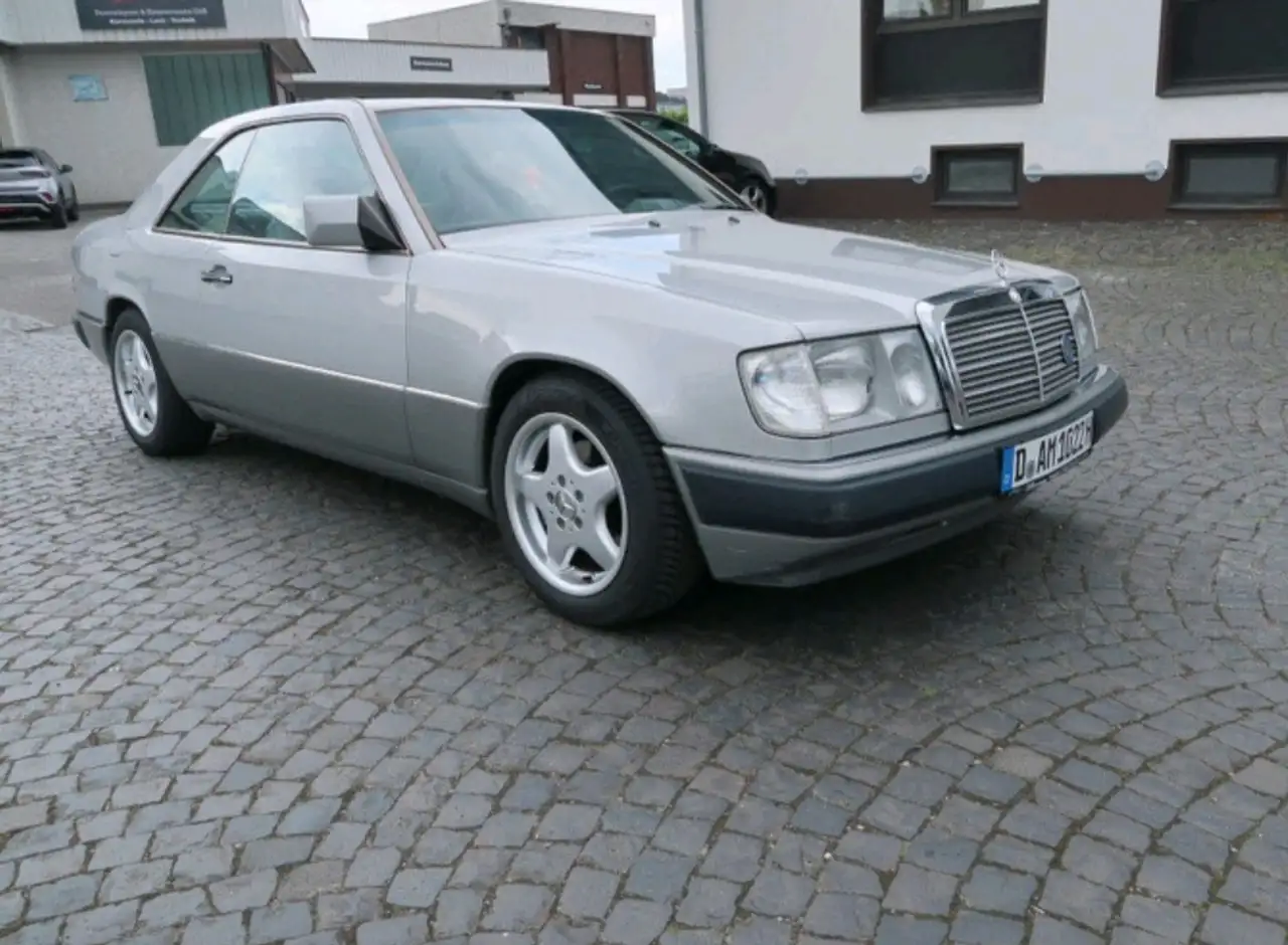 Mercedes-Benz Baureihe 124 230 CE, foto 5