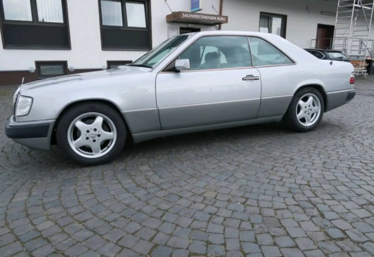 Mercedes-Benz Baureihe 124 230 CE, foto 1