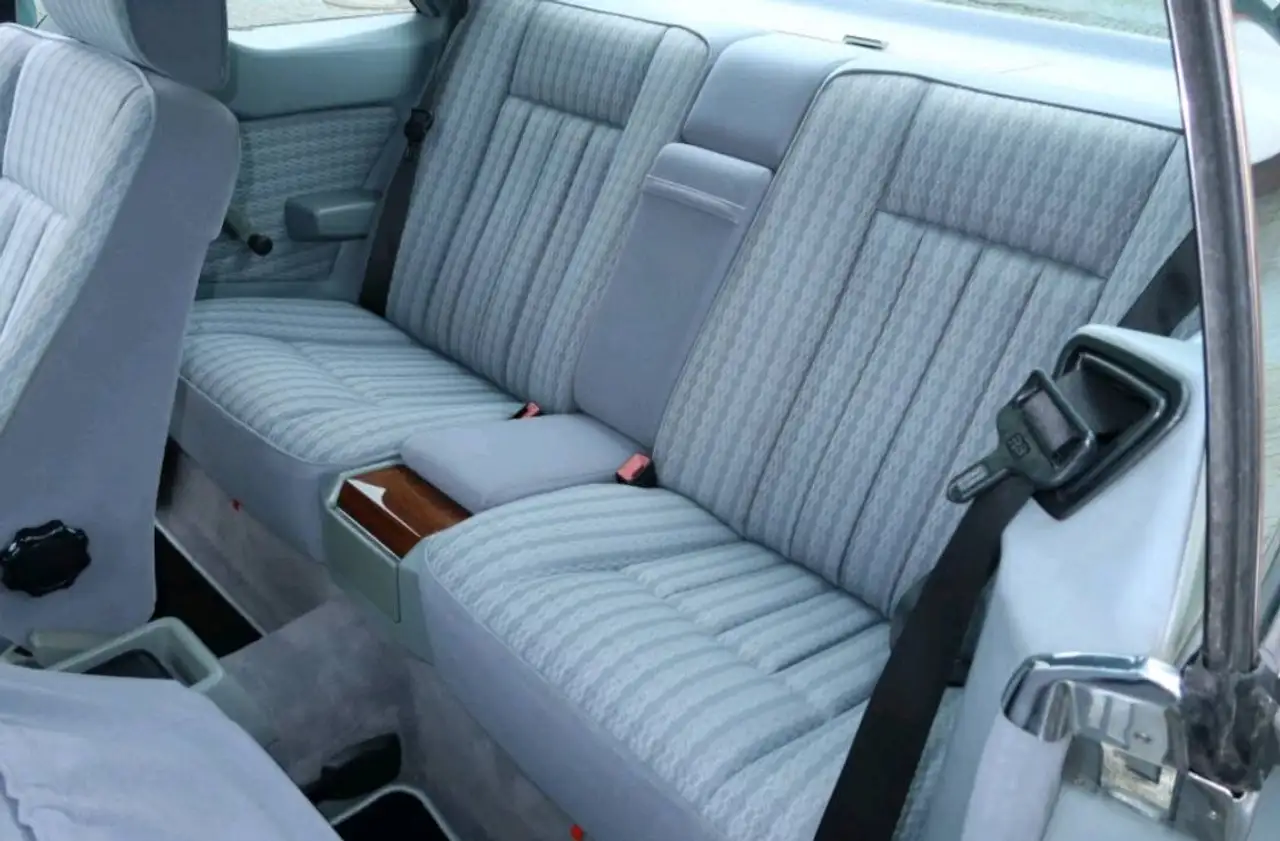 Mercedes-Benz Baureihe 124 230 CE, foto 11