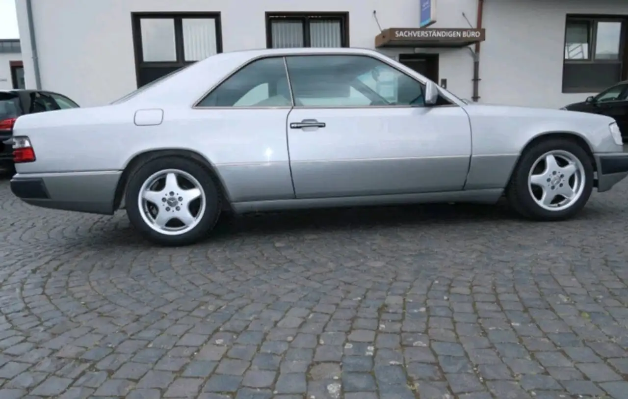 Mercedes-Benz Baureihe 124 230 CE, foto 6