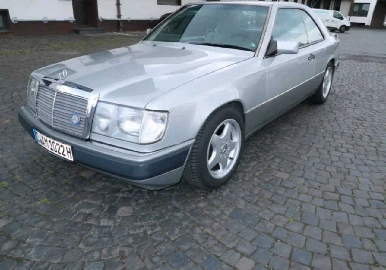 Mercedes-Benz Baureihe 124 230 CE, foto 2