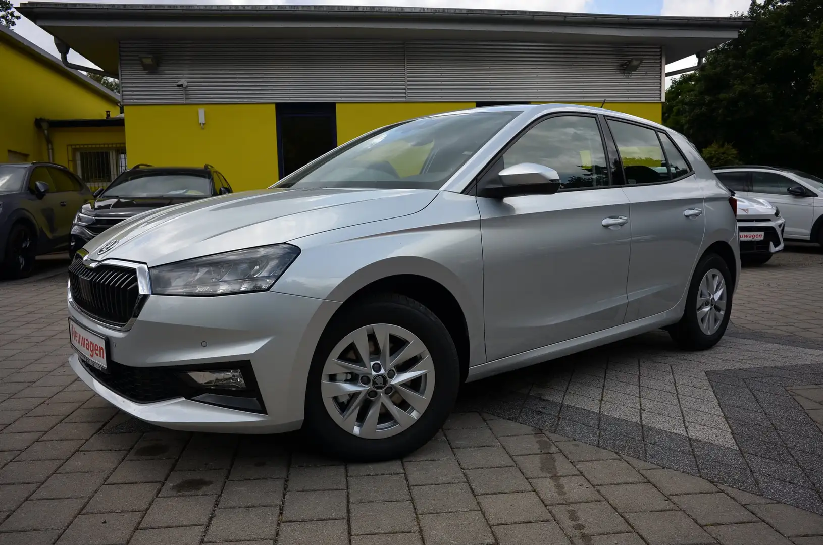 Skoda Fabia 1.0 TSI 5JG+CAM+ALU+LED+SHZ+PDC+KEYLESS Argent - 1