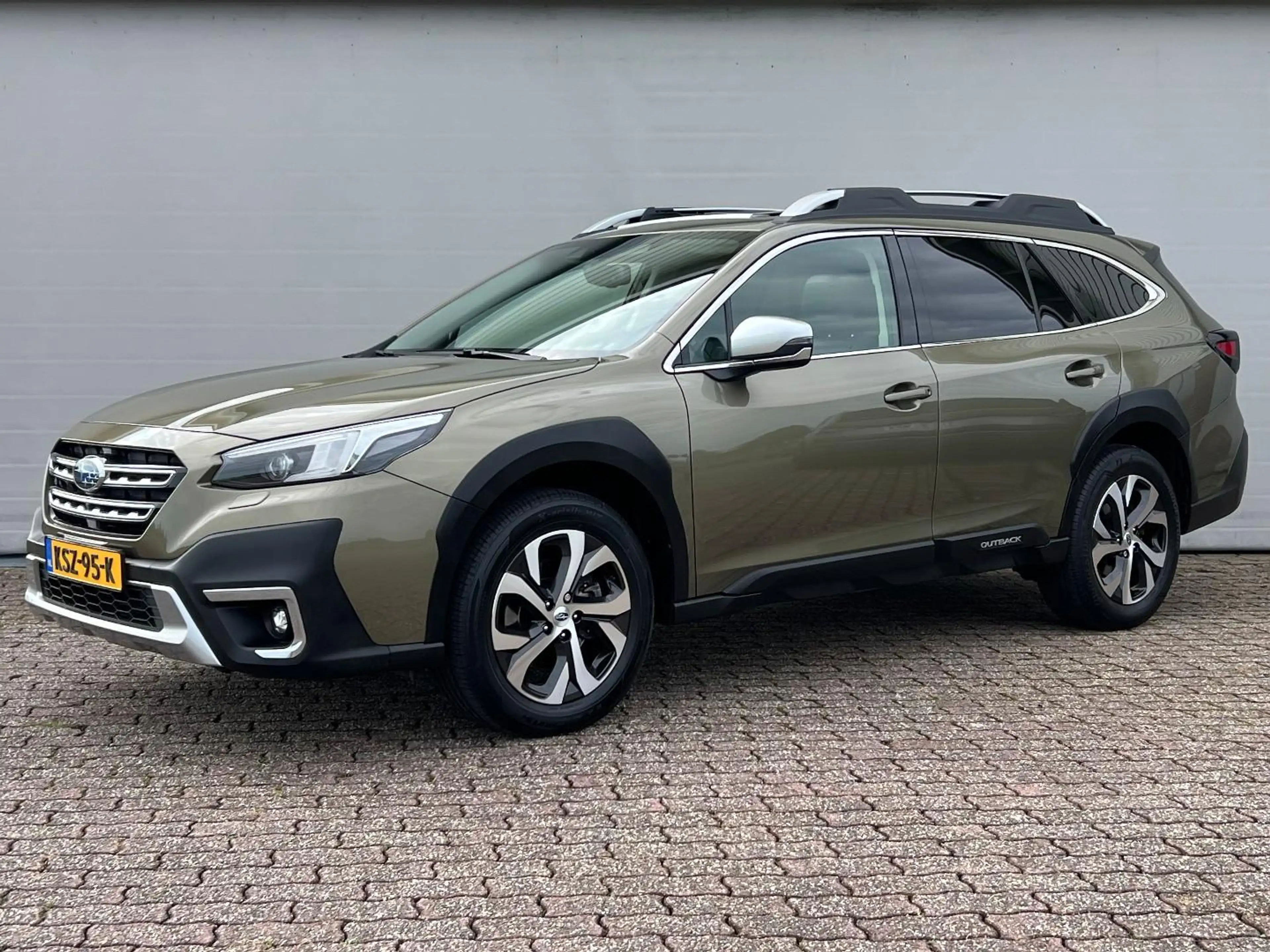 Subaru OUTBACK 2.5i Premium AWD | Trekhaak | Nieuwstaat! Dealeron