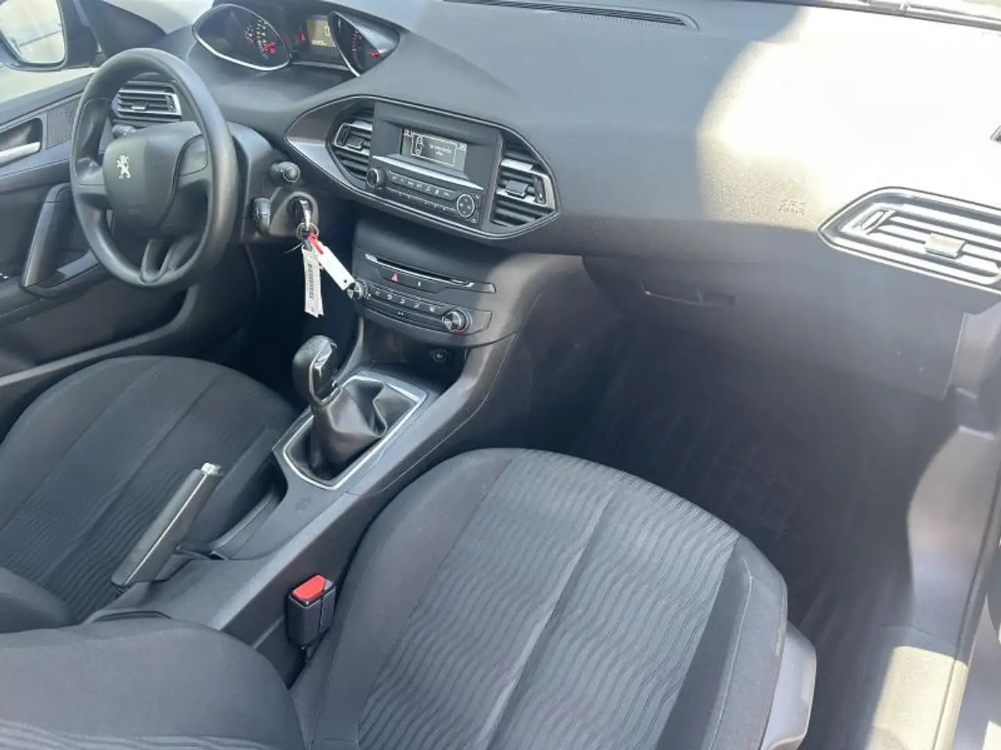 Peugeot 308 Access Gris - 2