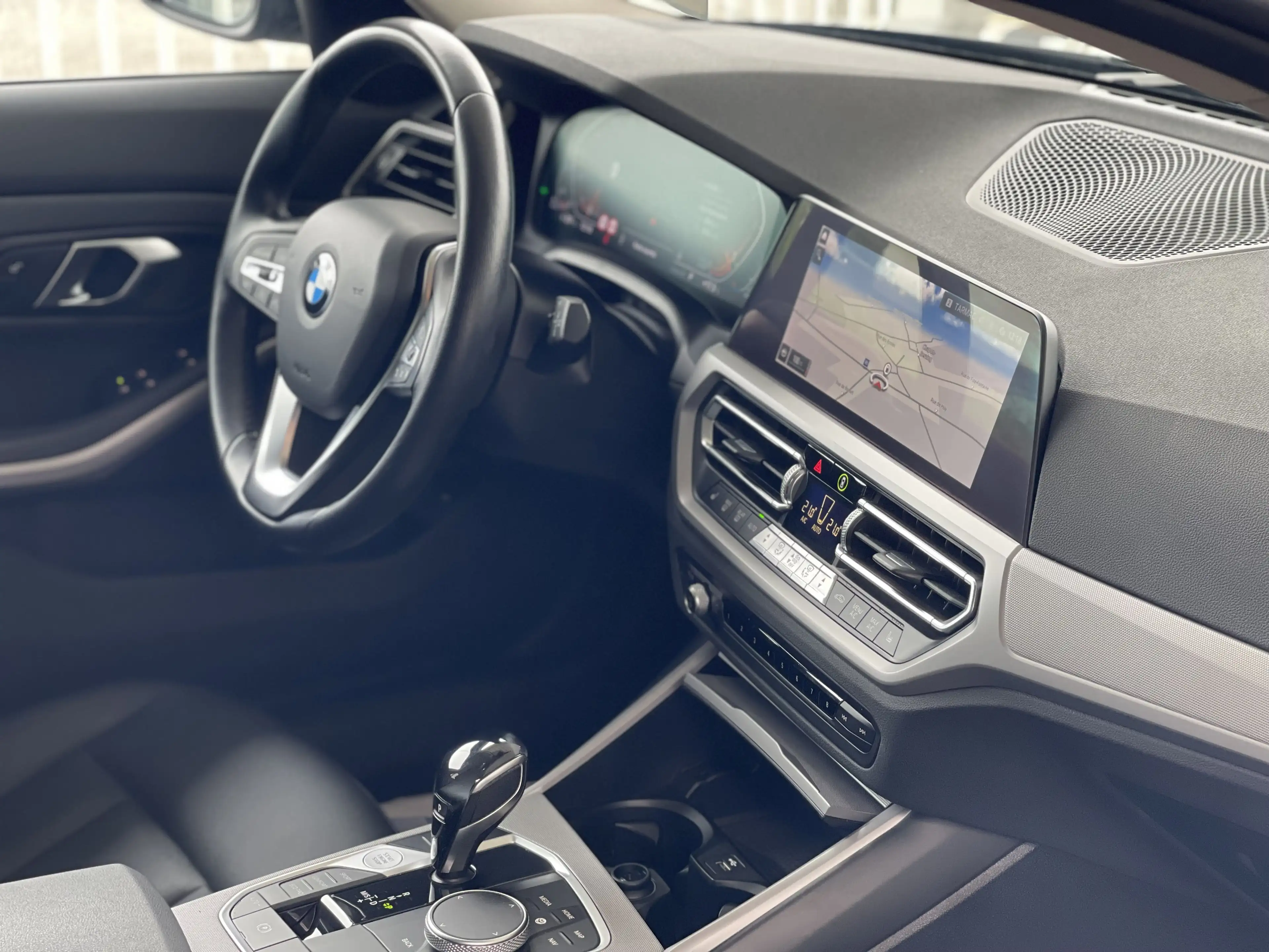 BMW 316 dA MHEV ** GARANTIE + COCKPIT + LED + CUIR + GPS *** — photo 13