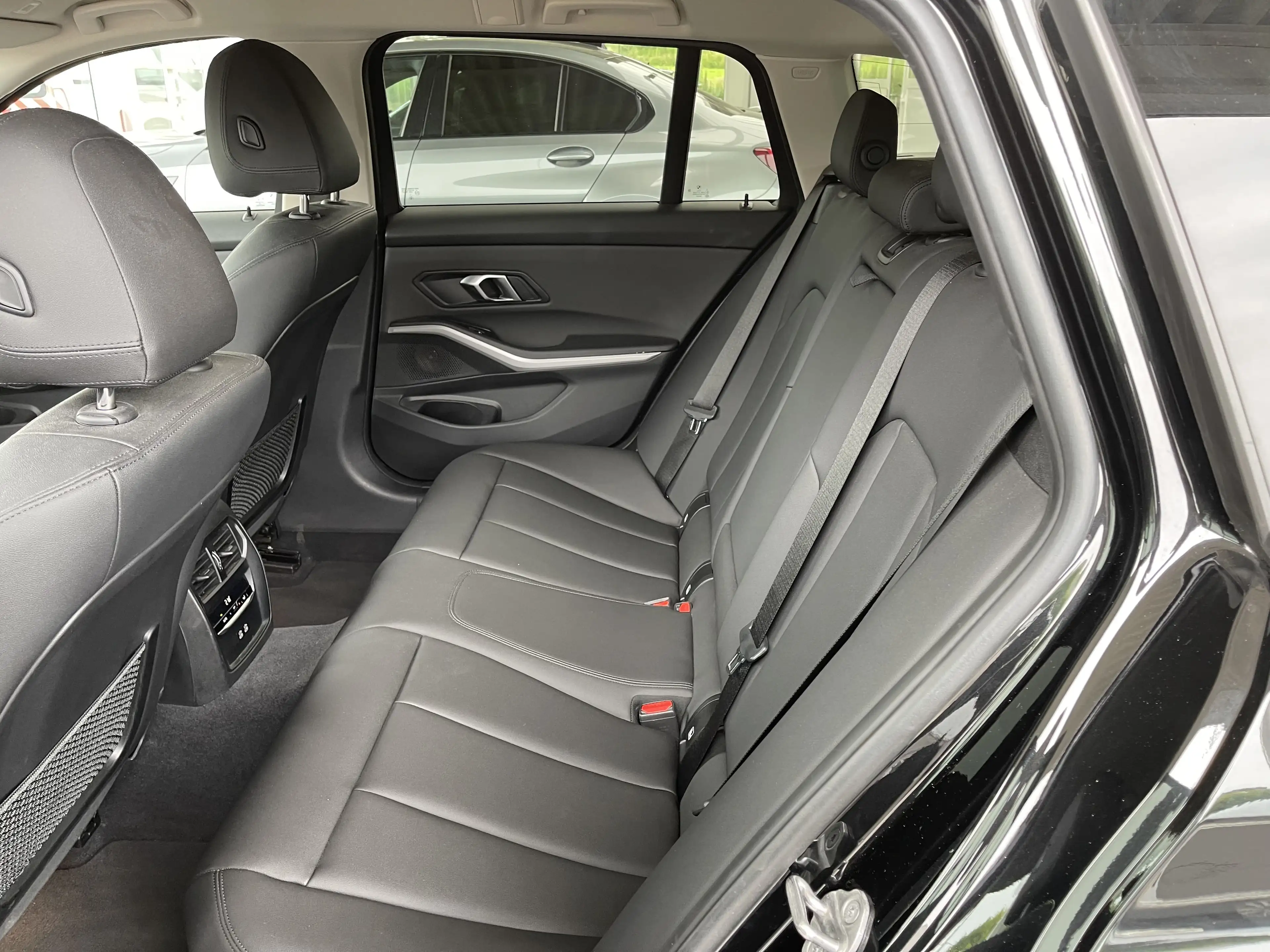 BMW 316 dA MHEV ** GARANTIE + COCKPIT + LED + CUIR + GPS *** — photo 12