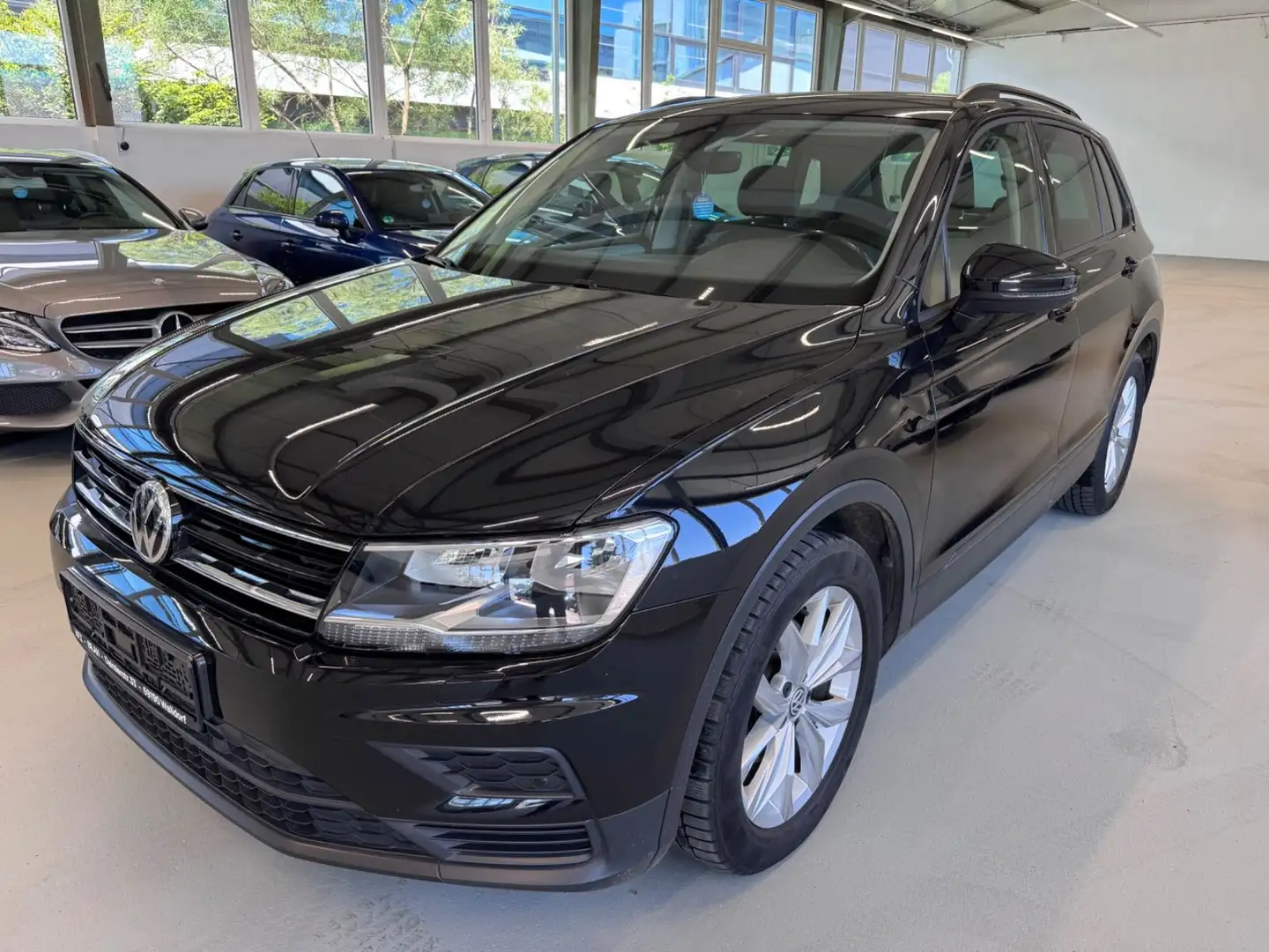Volkswagen Tiguan AHK Spurhalte SHZ Touch Tempomat Noir - 1