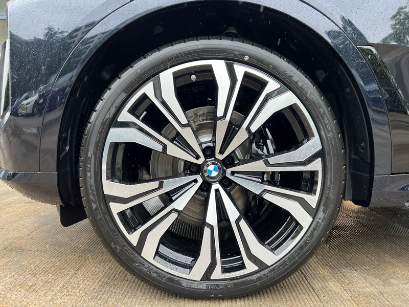 BMW X7 xDrive40d M Sportpaket B&W Surround UPE: 146.790 € — photo 3