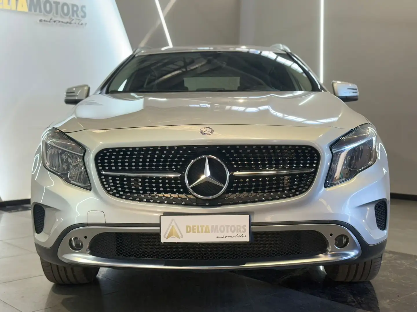 Mercedes-Benz GLA 220 GLA 220 d Business 4matic 177cv auto Gris - 2