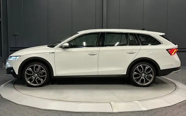 Skoda Octavia Combi Scout 4x4 *19Zoll*AHK*Standhzg*HUD*KAMERA*