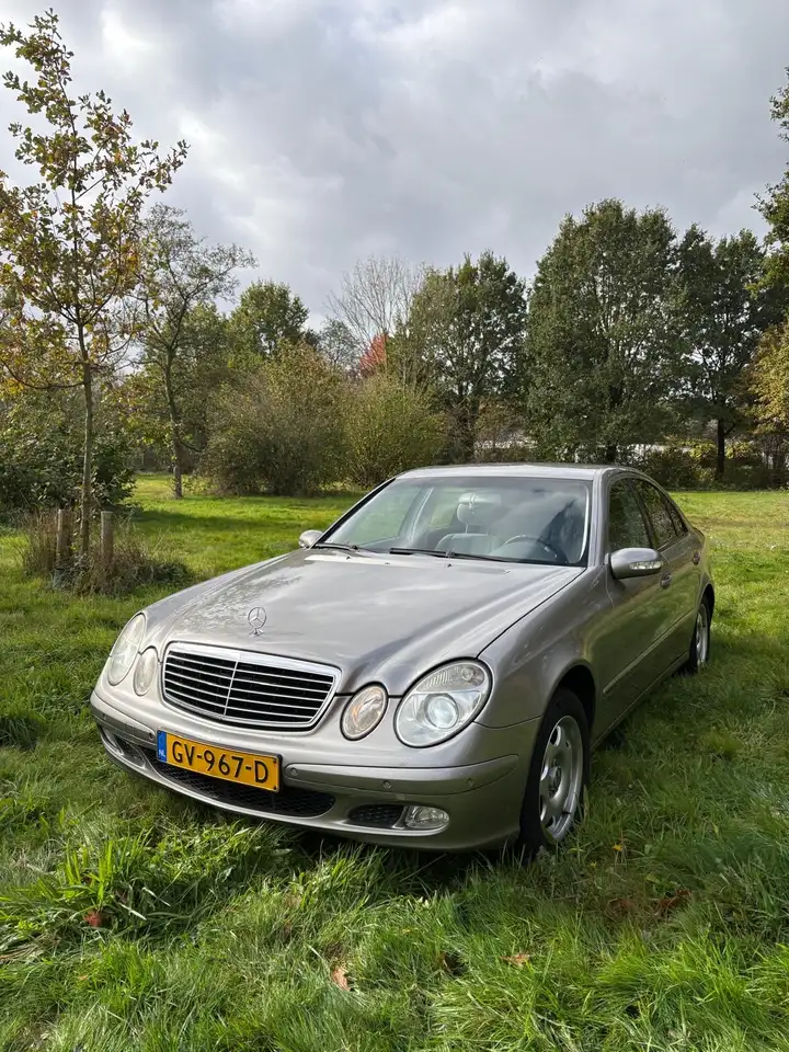 Mercedes-Benz E 200