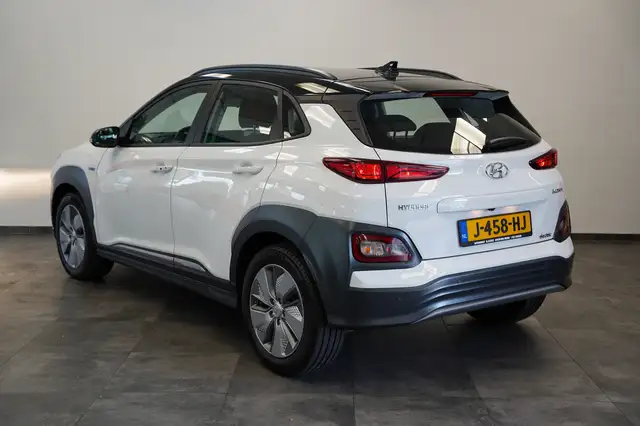 Hyundai Kona view 3